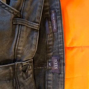 New (washed but not worn) NYDJ Marilyn straight leg jeans with 29” inseam.